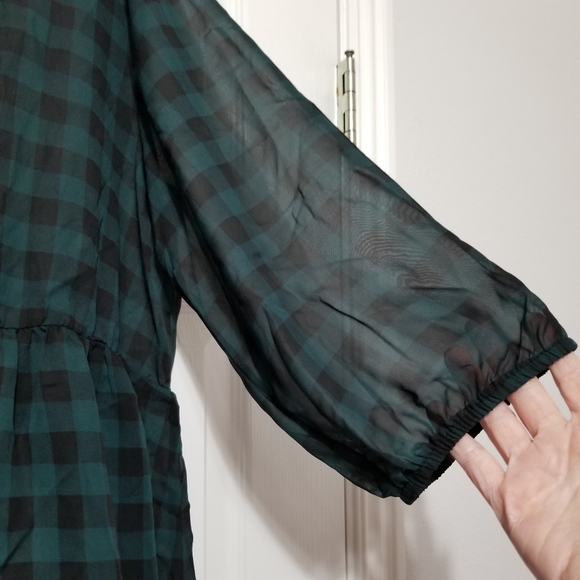 Torrid - Plus Size Green & Black Checkered Blouse - Sheer - Size 2 (2X) - Picture 5 of 7
